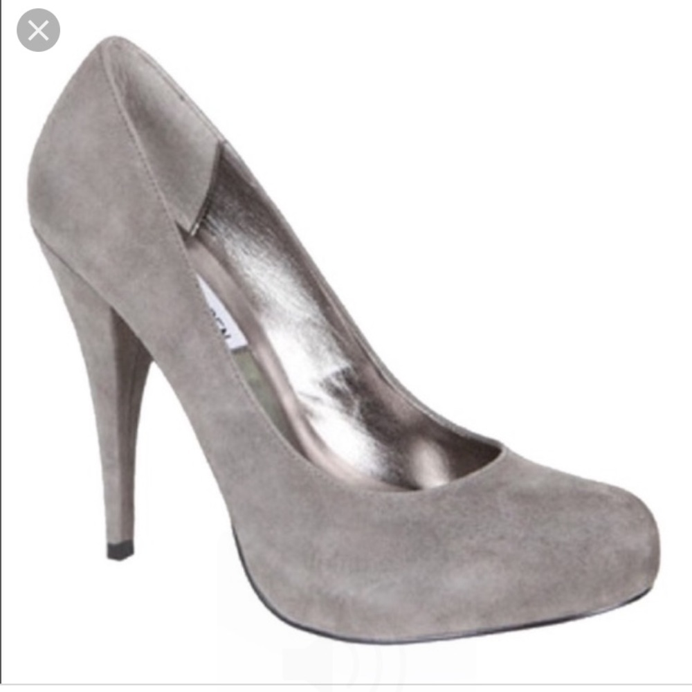Steve Madden trinitie grey suede pump sz10